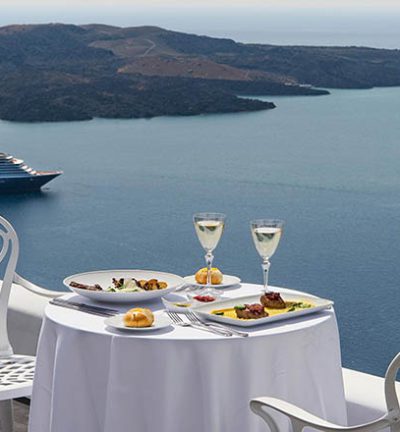 Beiträge 25 Die 20 besten Restaurants der Welt mit der schönsten Aussicht – darunter auch ein griechisches